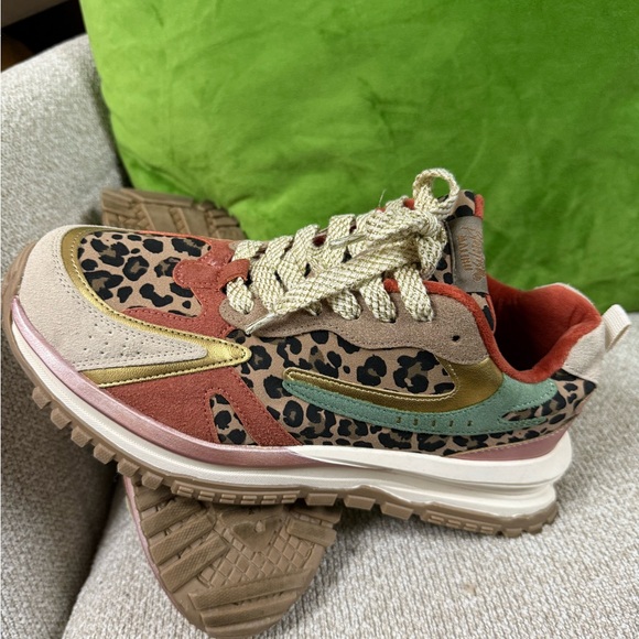 Blowfish Malibu Sneakers with Orange and Green - Picture 5 of 7